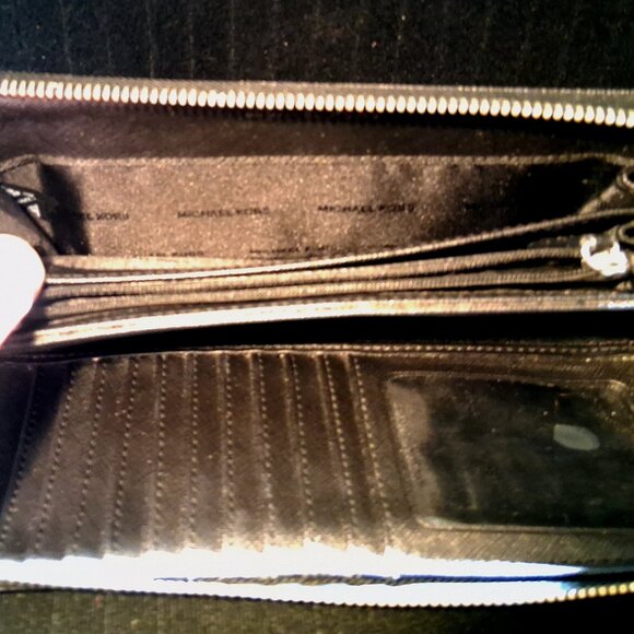 Wallet, Michael Kors - Jet Set Zip-Around Travel - Black Pebbled Leather - Picture 9 of 15